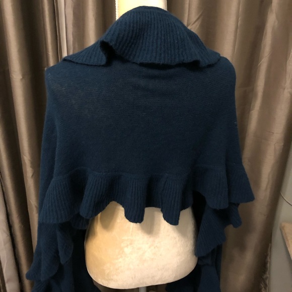 Pretty blue shrug scarf - Picture 4 of 5